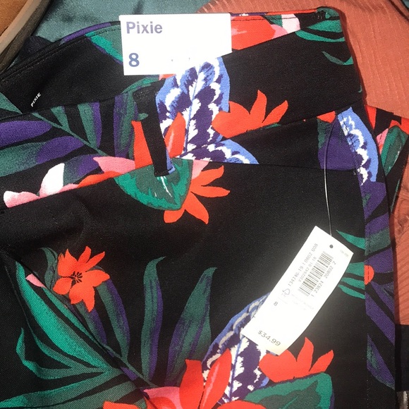 [Old navy] cute pixie flower pants - Picture 4 of 4